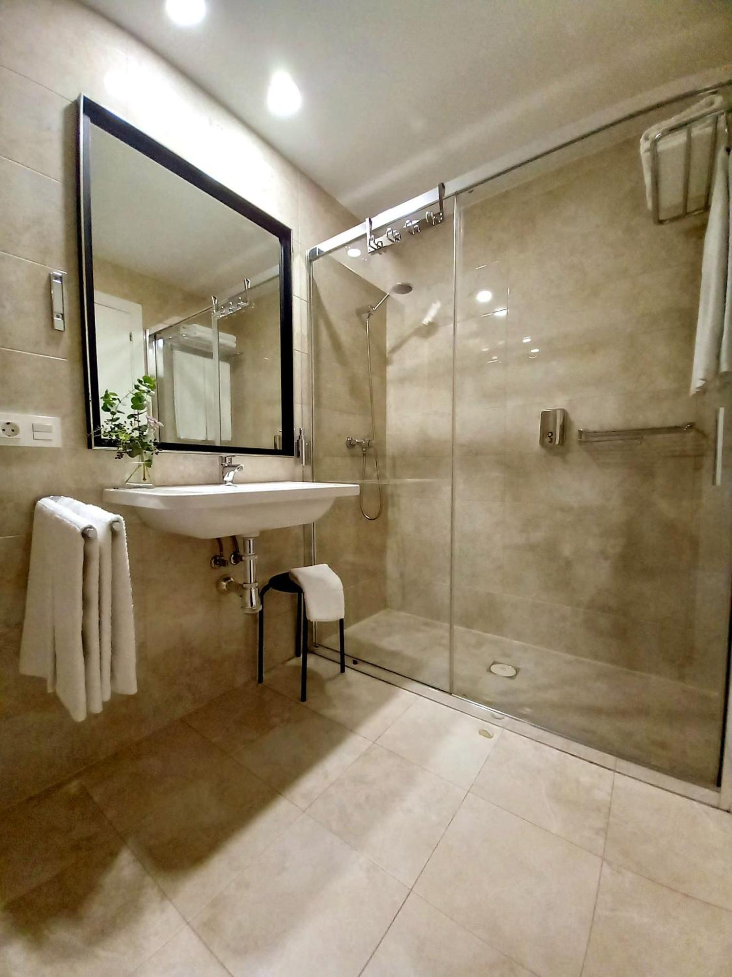 Littore Tormes Con Parking, Aa Y Piscina Apartment *